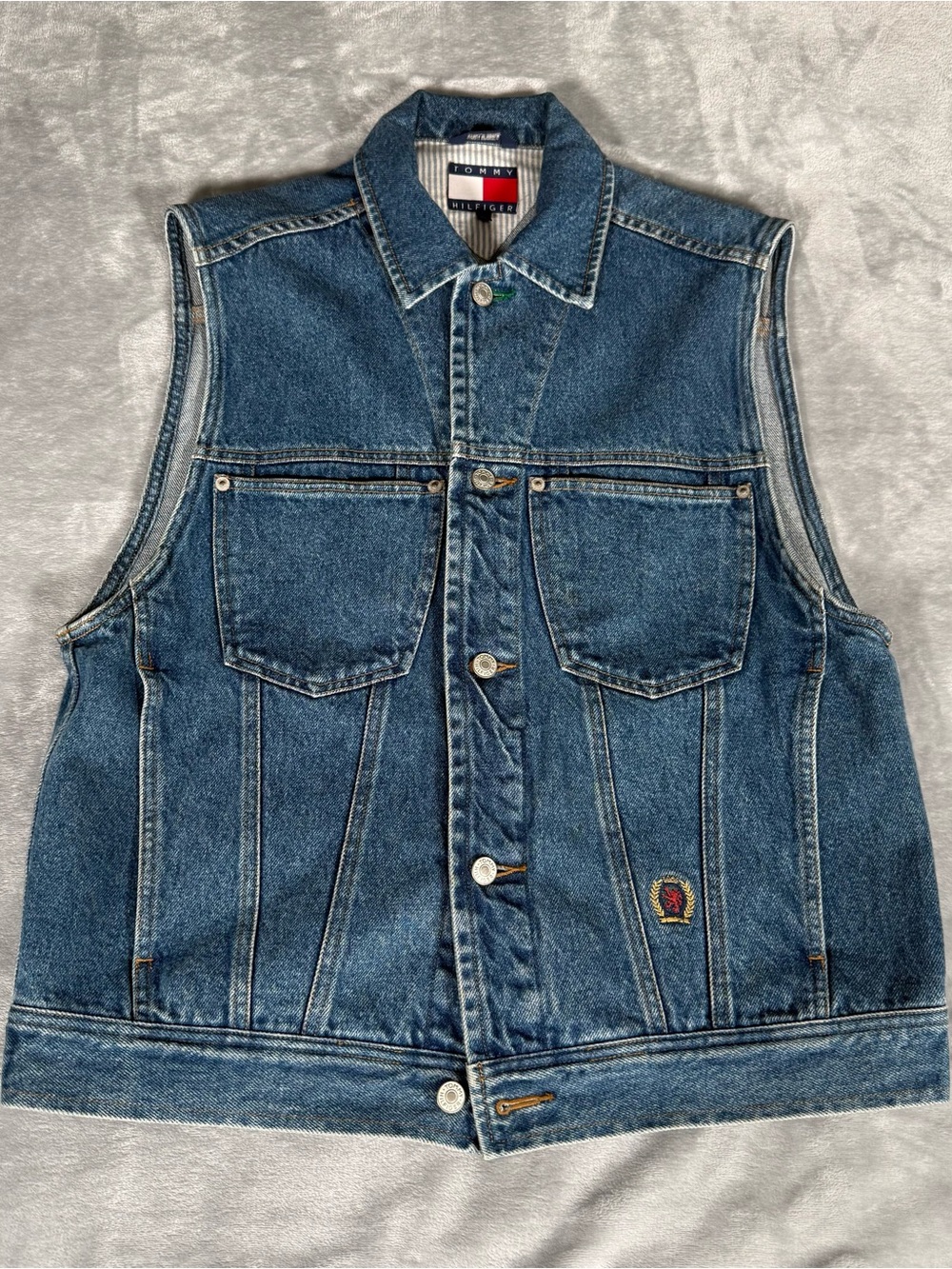Vintage Tommy Hilfiger Denim Trucker Vest Jacket Mens M Crest Emblem Y2K
